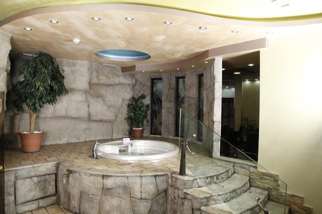 Best Hotel Yerevan Exterior photo