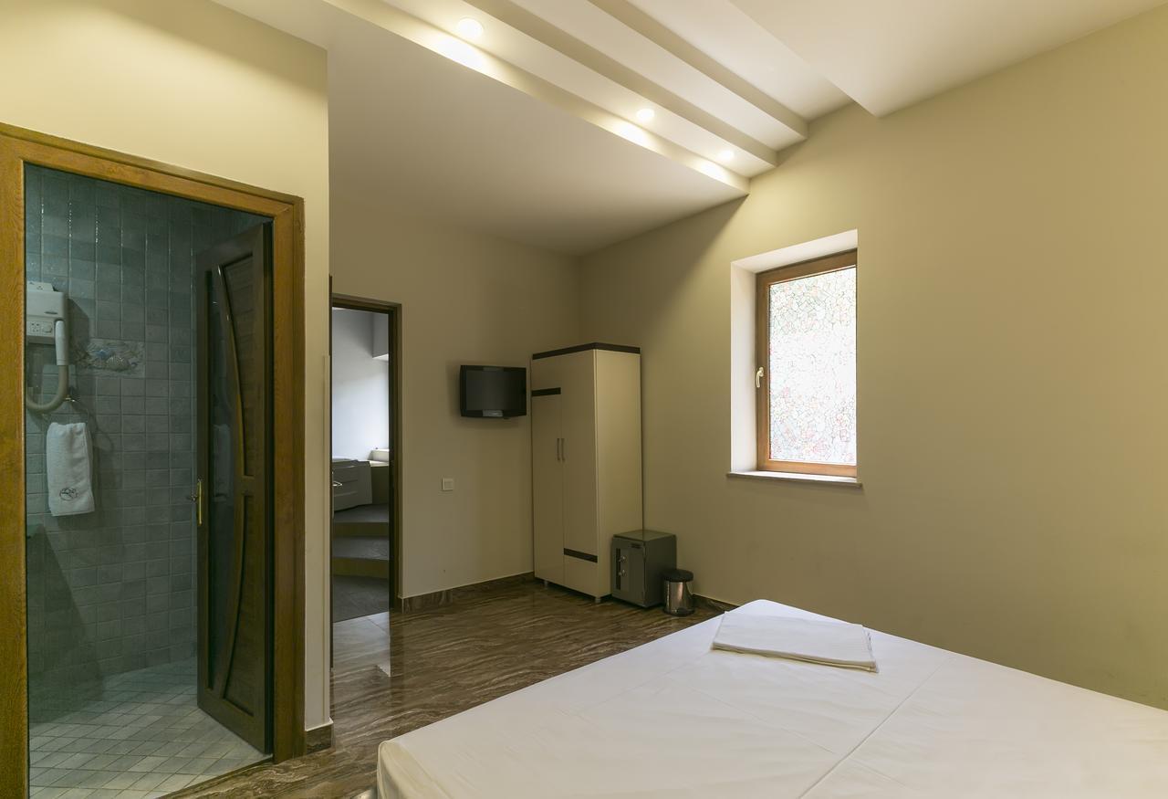 Best Hotel Yerevan Exterior photo